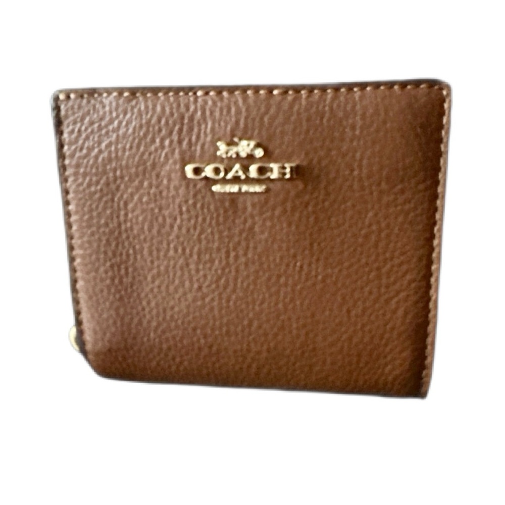 NWT Coach Small Zip Around Wallet